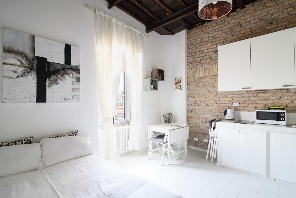 White Ostilia Apartments Rome Exterior photo